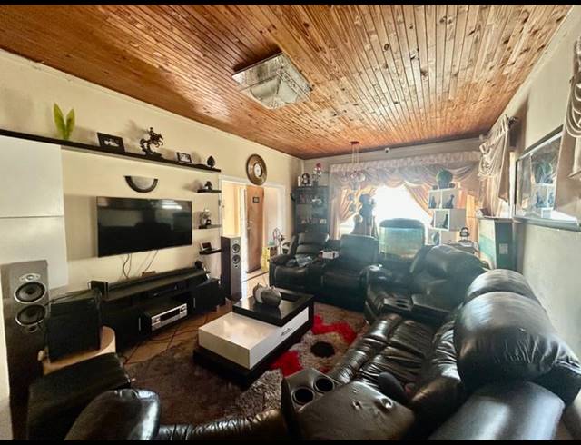 3 BEDROOM HOUSE FOR SALE IN VANDERBIJLPARK CE 1
